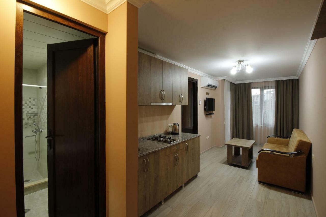 באטומי Jeal Apartments מראה חיצוני תמונה